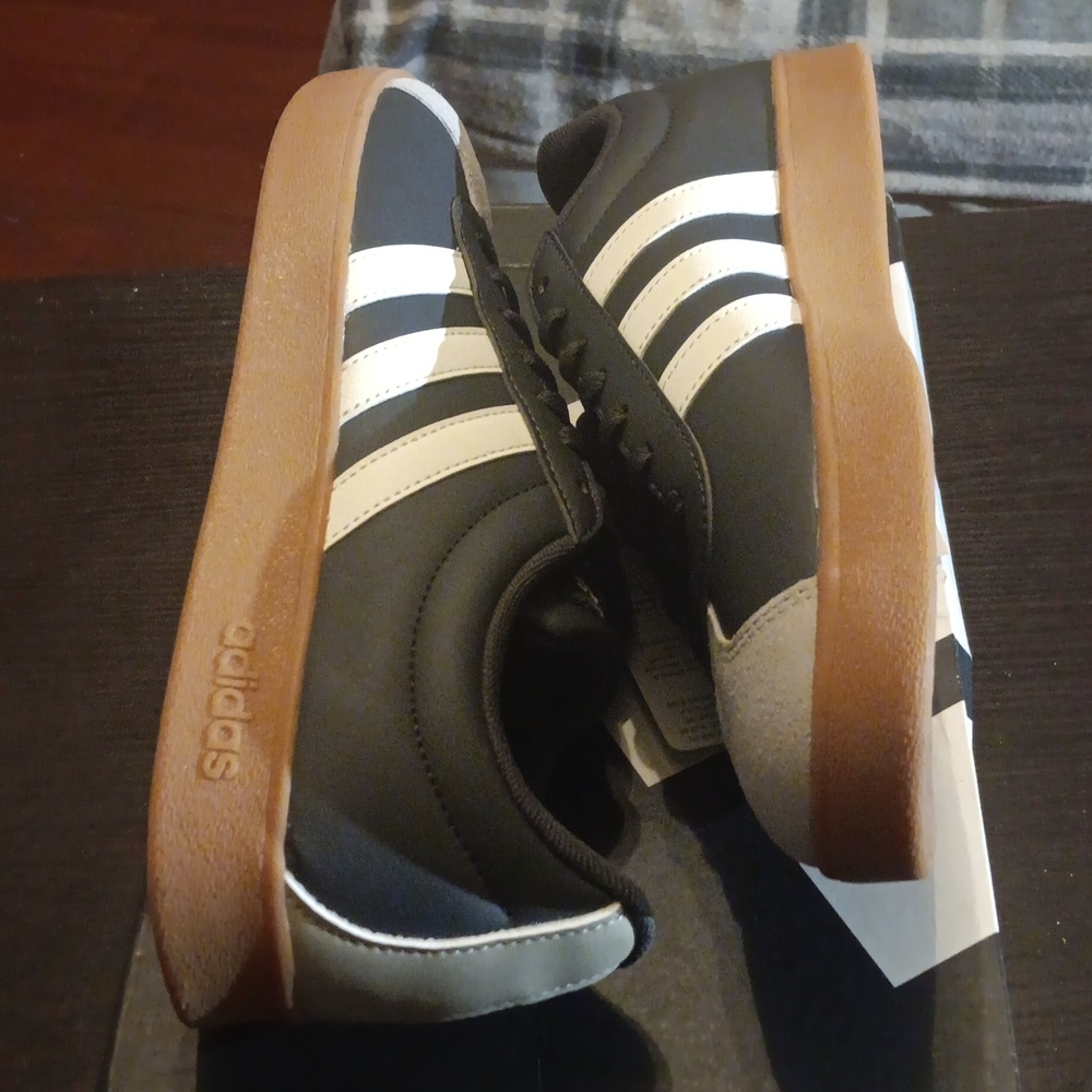 adidas VL Court Base "Black/Grey/Gum" M8.5/W9.5 NWT & Box - Picture 7 of 10